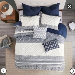 BRAND NEW - INK+IVY King Duvet Cover & Shams